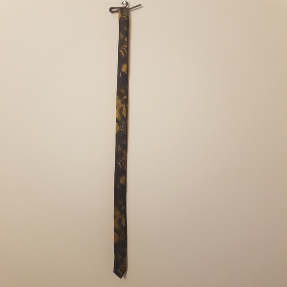 [CHICAGO NECKWEAR] Abstract Visages Tie - Picture 6 of 6